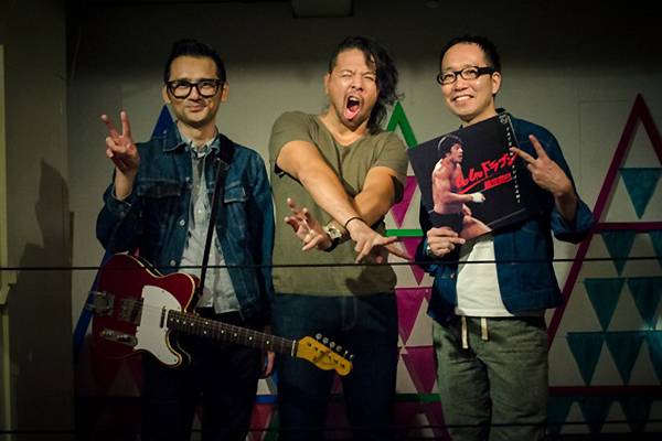 中邑真輔がイベント 音のプロレス に出演 なんと入場シーンを実演 木暮晋也さんがテーマ曲を生演奏 報告 新日本プロレスリング 中邑真輔がイベント 音のプロレス に出演 なんと入場シーンを実演 木暮晋也さんがテーマ曲を生演奏 報告 新日本プロレスリング