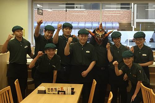 吉野家 福岡港町店にて開催されたイベント 60分1本店長 に 獣神サンダー ライガーが参戦 報告 新日本プロレスリング 吉野家 福岡港町店にて開催されたイベント 60分1本店長 に 獣神サンダー ライガーが参戦 報告 新日本プロレスリング