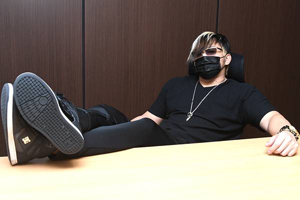 新日本プロレスの選手に一問一答 第18回はタイチ選手 プロレス編 川田利明さんの 壮絶 付き人エピソードとは 脱着型 ロングタイツ誕生の裏話も披露 前編 新日本プロレスリング 新日本プロレスの選手に一問一答 第18回はタイチ選手 プロレス編 川田利明さんの 壮絶 付き人エピソードとは 脱着型 ロングタイツ誕生の裏話も披露 前編 新日本プロレスリング