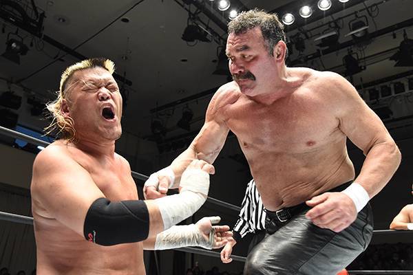 フライの裏切りの一撃 小島のラリアットでteam 00が勝利 Pro Wrestling Masters にテンコジ ライガーが参戦 2 15後楽園結果 新日本プロレスリング