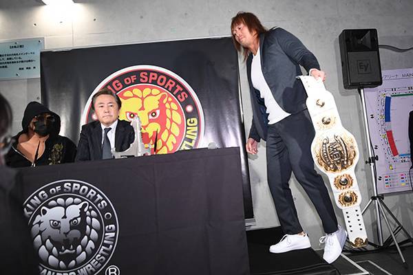 なんと挑戦者が握手を要求!? 内藤vsタイチのインターコンチネンタル