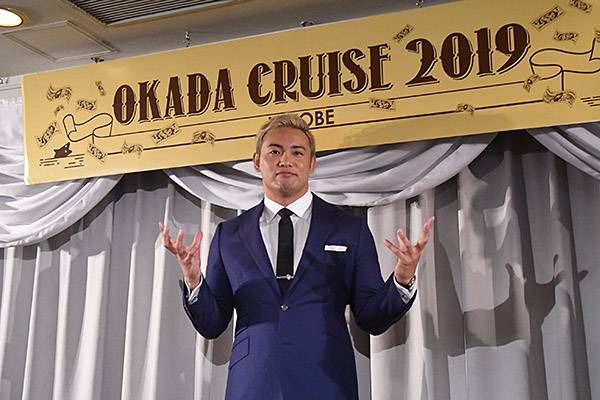 オカダ船長が“スーツ姿”＆“海賊ルック”で大活躍！ Team NJPW初の
