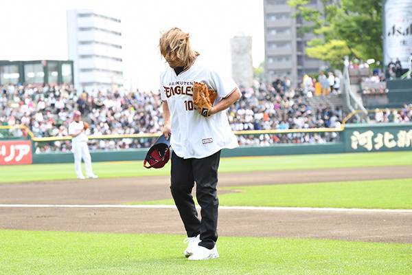 本番に強い男 棚橋弘至が楽天イーグルスの 始球式 で見事にストライク トークショーにも登場 報告 新日本プロレスリング