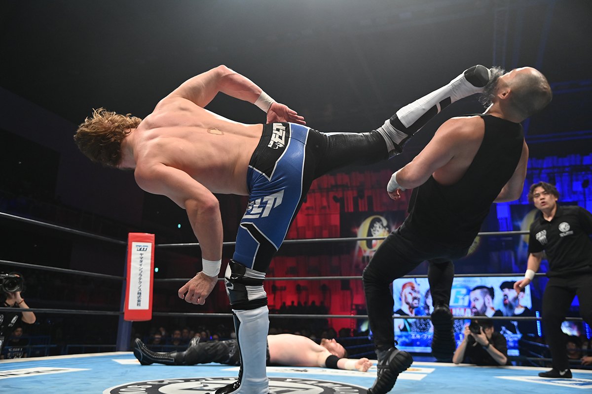 エル・ファンタズモ | 新日本プロレスリング株式会社