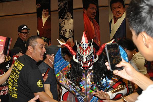 パラ斎藤 パラ斎藤様意外との交渉お断り。 大阪での「ヒロ斎藤40周年試合」もライガーが参戦！ 藤波＆藤原＆LEONA