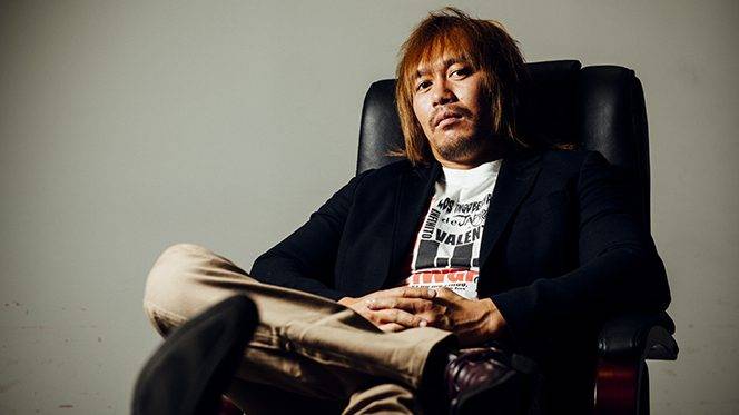 【内藤哲也に『一問一答』SP（前編）！】ベルトを絶対、腰に巻かない“理由”とは？ あの内藤ヘアは自分で切っていた！ 内藤父が息子の“追っかけ”状態に!?