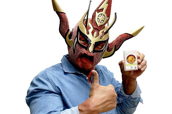 スリムサイズのアルコールスプレー ポケットアルコ ライオンマークラベルver を発売スタート 新日本プロレスリング