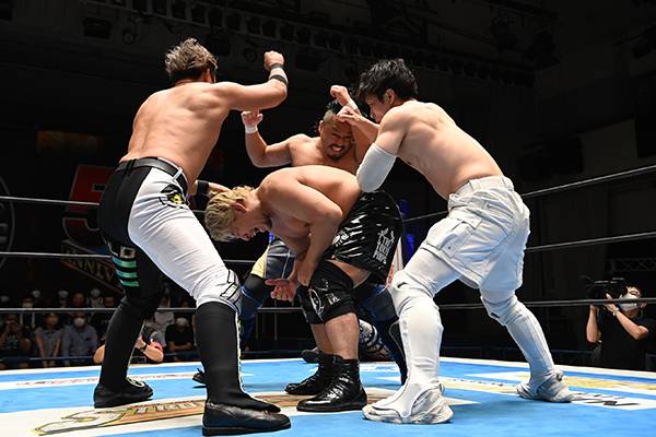 新日本プロレス G1 7/20後楽園 リングサイド南側 連番 新日本プロレス G1 7/20後楽園 リングサイド南側 連番 【公式通販】