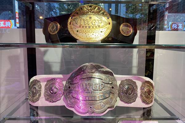 闘魂SHOP水道橋店】初代IWGPヘビー級王座ベルト＆2代目IWGP