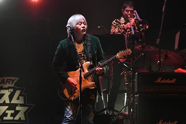 最後は 炎のファイター で大団円 L・I・Jの5選手が揃い踏み 鈴木みのる 中村あゆみ マーティー・フリードマン 棚橋弘至が再競演 シンニチイズム ミュージックフェス イベント報告 リング株式会社