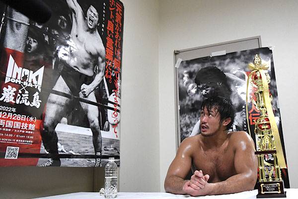 AEW (元新日本プロレス)　柴田勝頼　直筆サイン入りフォトフレーム 元気があればなんでもできる、そのとおりだと思います！」猪木