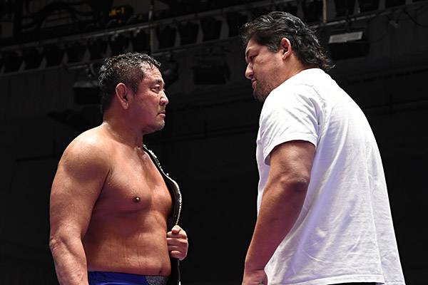 永田がバックドロップホールドで宮原を撃破！ 史上最年長で三冠ヘビー