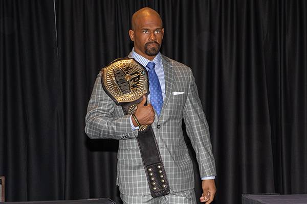 STRONG王座戦は、ピリピリムード！KENTA「ロッサ―をSLEEPさせるのが