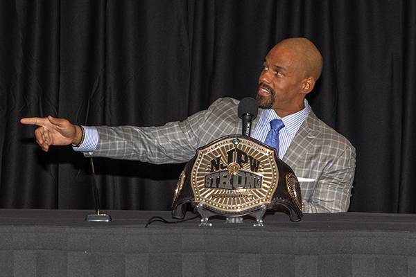 ニュースキン　エンハンサー新品☆ STRONG王座戦は、ピリピリムード！KENTA「ロッサ―をSLEEPさせるのが