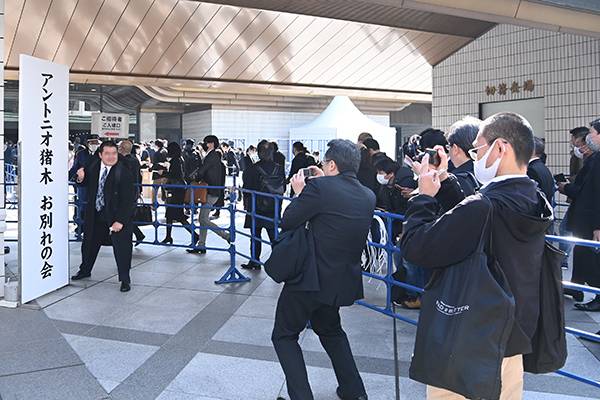 あなたに出会い、私の人生は大きく変わりました！」“愛弟子”藤波辰爾