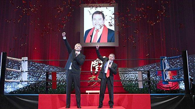 最後は“孫”猪木ナオトさんとオカダ選手の音頭で「１、２、３、ダー！」の大合唱!!【3.7アントニオ猪木 お別れの会②】