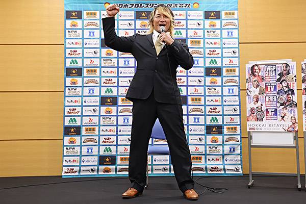 巡業中はリモートで会議に参加！ 棚橋弘至トークショーで“闘う社長”の