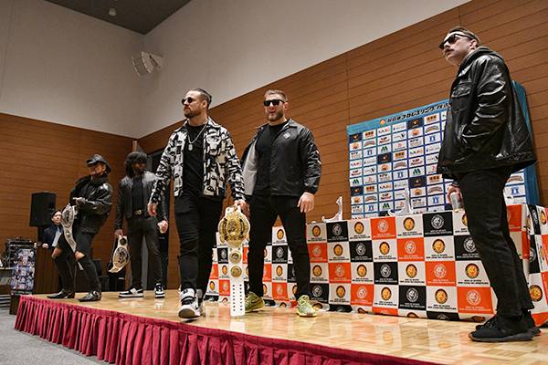 明日は必ず勝つ！ 最後は、みんなでCROWNS UPしよう！」新日本所属