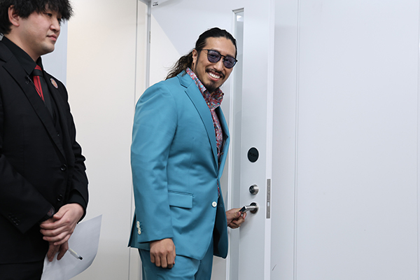 新日本プロレス　IWGP選手権　勝利者トロフィー　実使用　5月6日まで限定値下げ 内藤哲也に勝つことで、“ロス・インゴ＝辻”のイメージに一新
