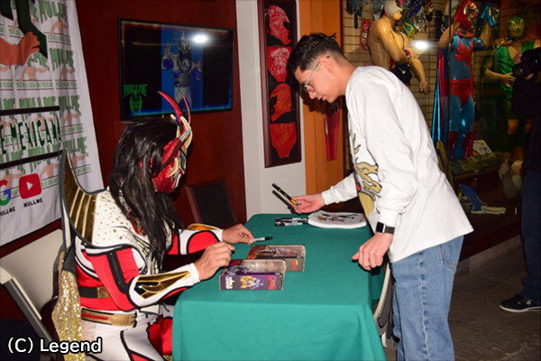 獣神サンダーライガー　直筆サイン　新日本プロレス　オフィシャルマガジン 獣神サンダーライガー 直筆サイン 新日本プロレス - メルカリ