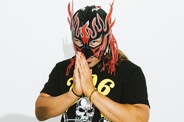 新日本プロレス　IWGP選手権　勝利者トロフィー　実使用　5月6日まで限定値下げ 無料公開】「石森選手に勝って優勝トロフィーを獲ったら、誰も