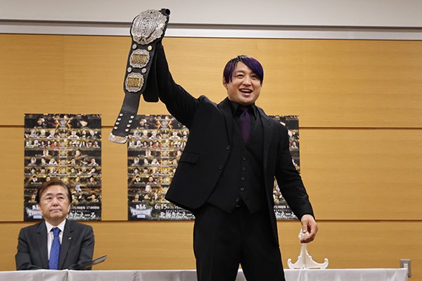 SUPER Jr.』覇者・デスペラードが無秩序ジュニア王者のSHOと大