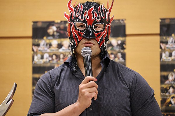 SUPER Jr.』覇者・デスペラードが無秩序ジュニア王者のSHOと大