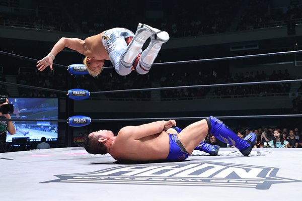 注目の“YouTuber対決”は、白熱の蹴撃マッチを展開！最後は、拳王が