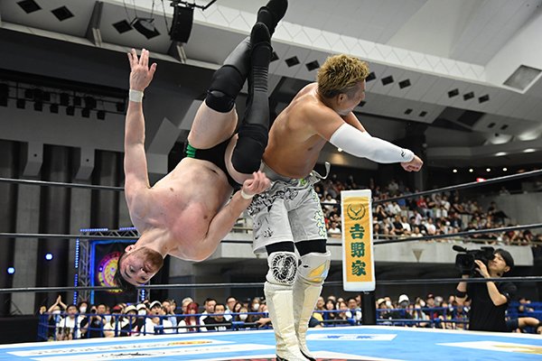 新日本プロレス✕吉野家☆ 器2個セット ニアライブ】桜島＆ジェットの新日本参戦コンビがホームリング