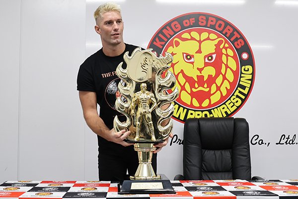 新日本プロレス　IWGP選手権　勝利者トロフィー　実使用　5月6日まで限定値下げ 新日本プロレス IWGP選手権 勝利者トロフィー 実使用 5月6日まで限定