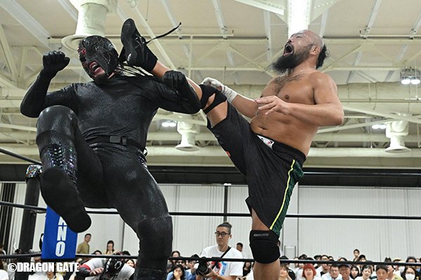 鷹木が“古巣”DRAGON GATEにサプライズ登場！9.7山梨大会の“X”に