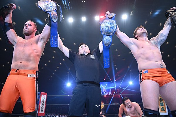新品ケース交換済み　プロレスリングＷＡＶＥ タッグリーグ戦 ２０１２ ＆ ２０１ 0808_9-1.jpg
