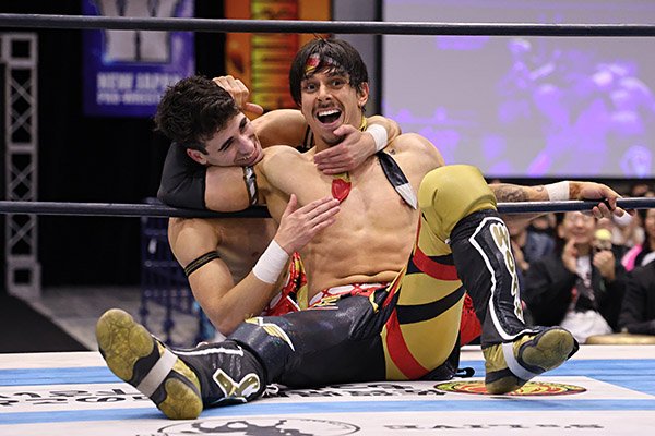 場内大興奮の熱闘はCatch 2/2がBULLET CLUBに激勝！ Bブロックは全