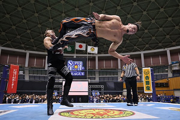 wwe入手困難品多数レスラー 11体+リング・トラック wwe入手困難品多数レスラー 11体+リング・トラック Amazon.co.jp: WWE