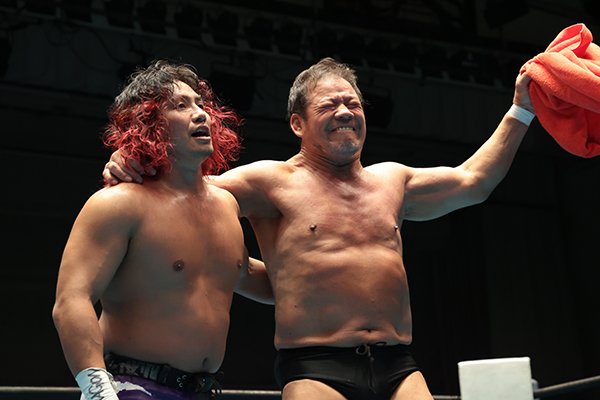 新日本プロレス藤波辰爾のトレーニングジャケット（直筆サインと本人の血痕付き） m36847316145_1.jpg?1746086575