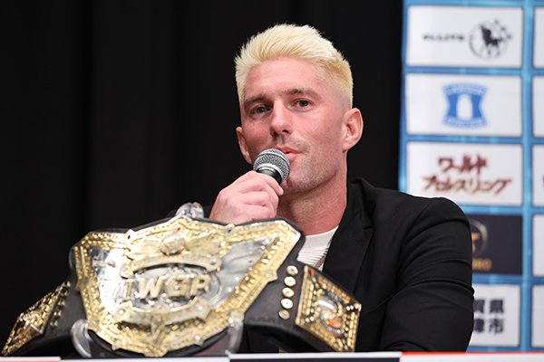 新日本の勢力図をガラリと変えてみせます」鷹木がIWGP世界ヘビー王座獲