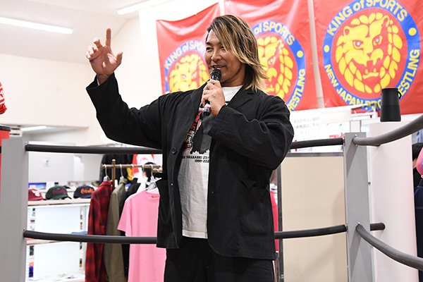 京王百貨店『NJPW × YHPW Xmas POPUP STORE』最終日は、棚橋弘至選手が