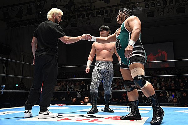 新日本プロレス 2.26 後楽園ホール FC先行 特別リングサイド 南側(正面) は列(西寄り)