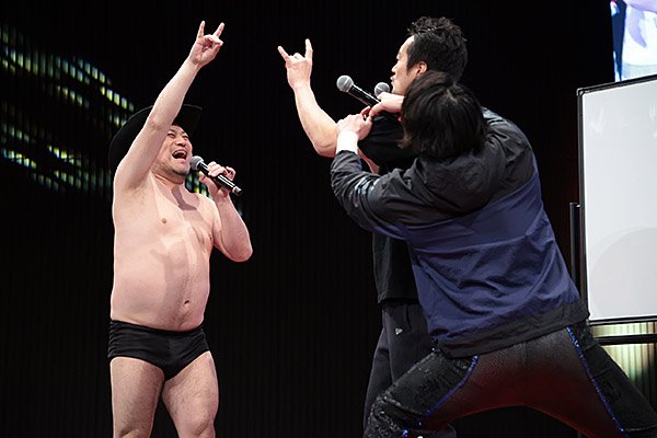 ハリウッドザコシショウさんがサプライズ登場！「ヒサシブリダナ