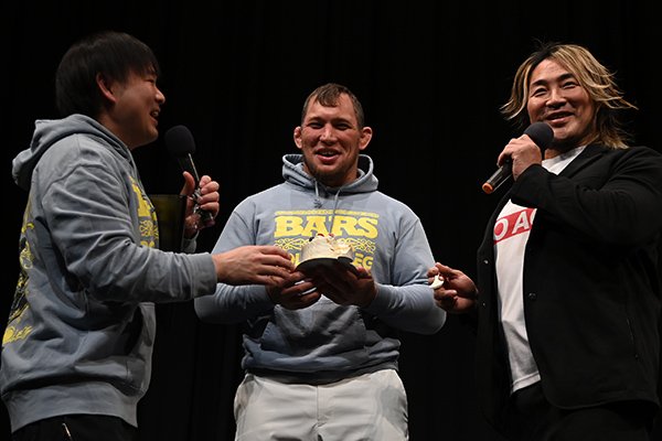 ボルチンが初のトークショーに登場！2.11大阪「TAKESHITAには絶対勝ち