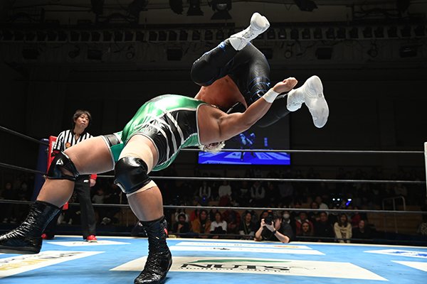 ELP remains King of TV after Korakuen battle | NEW JAPAN PRO-WRESTLING