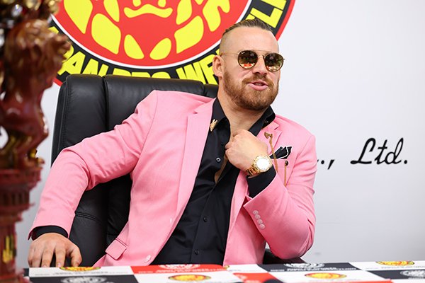 Cup winner Finlay meets press | NEW JAPAN PRO-WRESTLING
