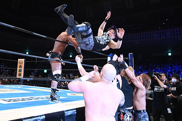 HOUSE OF TORTURE Keeps the Gold as SANADA Turns at Sakura Genesis