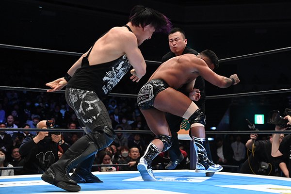 HOUSE OF TORTURE Keeps the Gold as SANADA Turns at Sakura Genesis