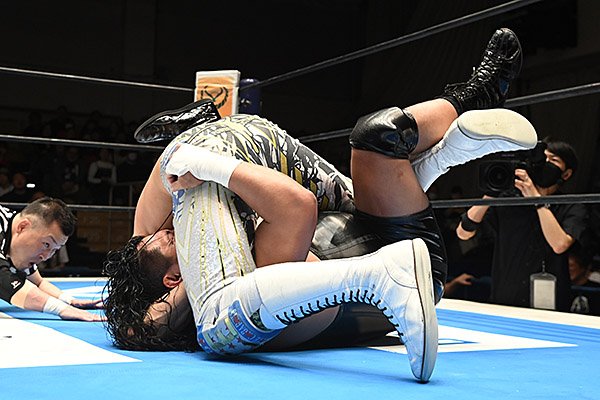 A Final Aloha: Jeff Cobb Bows Out in Battle with Tanahashi | NEW