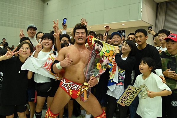 【新品・タグ付き】2008年オリンピック　日本　プレイヤー　オーセンティック 上村がデビュー7年で初の凱旋試合を勝利で飾る！ IWGP王者になって再会
