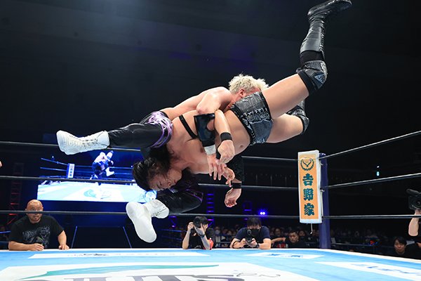 ELP and Takeshita push limits in 15-minute NJPW TV Title match