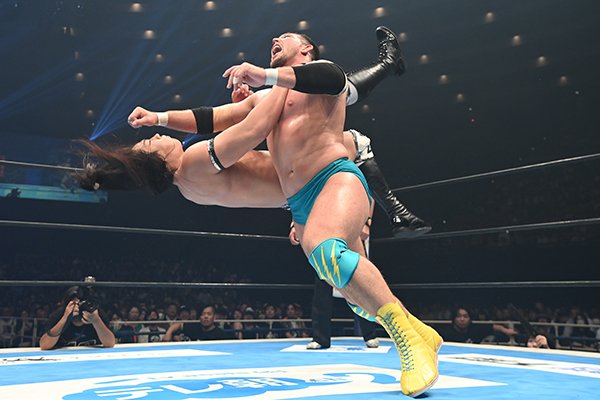Kamikaze clinches gold: Oleg claims NEVER Openweight Championship