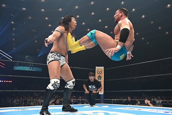 Kamikaze clinches gold: Oleg claims NEVER Openweight Championship