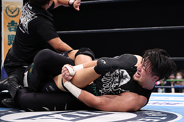 G135】ザックが一瞬の切り返しで鷹木に競り勝つ! TAKESHITAはYOSHI G135】ザックが一瞬の切り返しで鷹木に競り勝つ! TAKESHITAはYOSHI